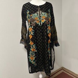 Black & Gold Embroidered Pakistani Kurta